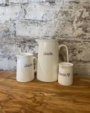 Llaeth Jugs