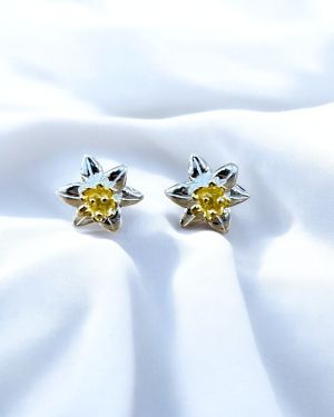 Daffodil Studs